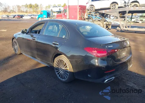 2024 Mercedes-Benz C 300 z USA, uszkodzony, nr VIN W1KAF4GB0RR222313